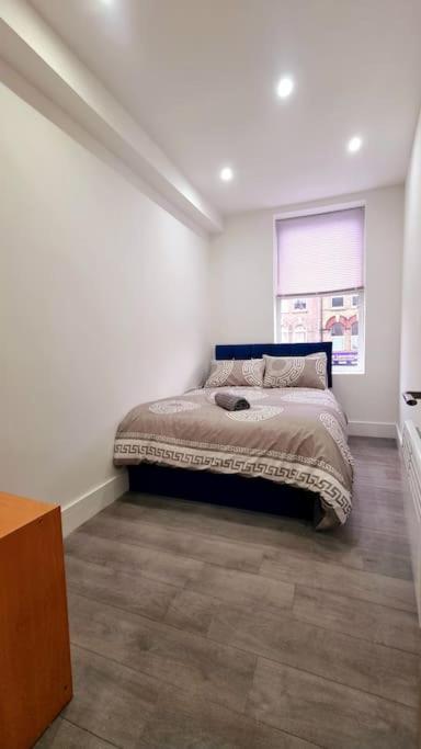 2 Bed Cosy Flat Close To Bus & Tube Station Londra Dış mekan fotoğraf